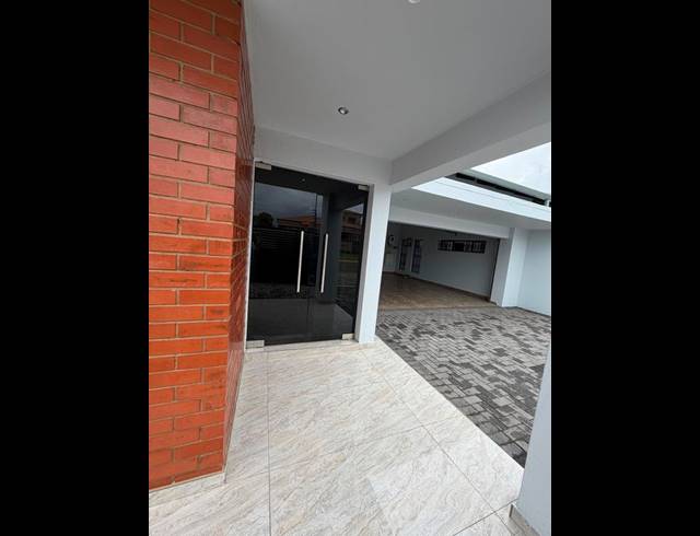 5 BEDROOM HOUSE FOR SALE IN AERORAND